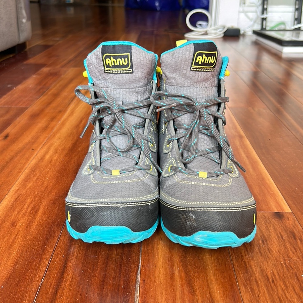 Ahnu Women’s Sugarpine Hiking Boots, Dark Grey, Size 11